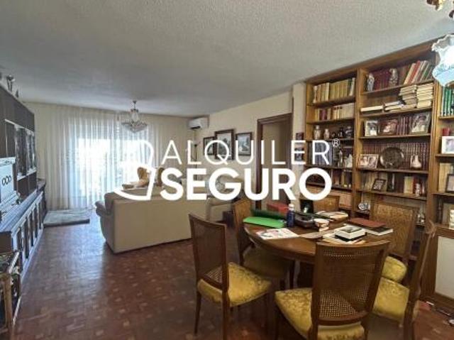 Apartamento en alquiler en Distrito III, Alcalá De Henares