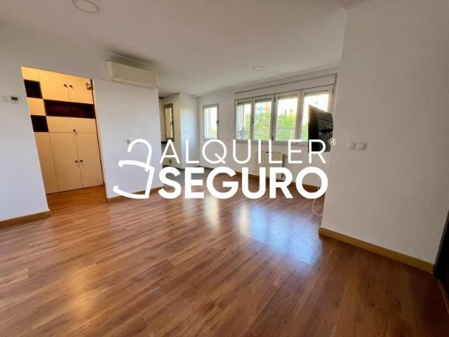 Apartamento en alquiler en Ciudad Lineal, Madrid