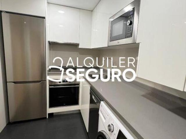 Apartamento en alquiler en Embajadores, Madrid