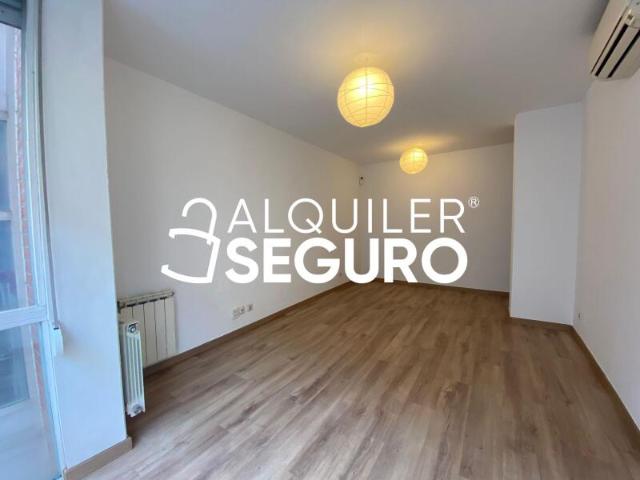 Apartamento en alquiler en Numancia, Madrid