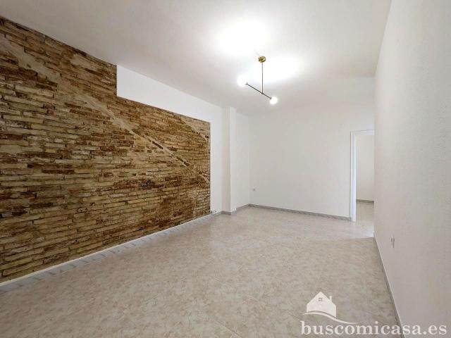 Piso en venta en Linares
