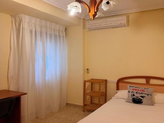 Piso en alquiler en La Merced, Jaén