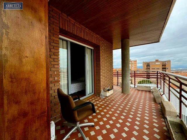 Piso en venta en Guadalajara, Amistad