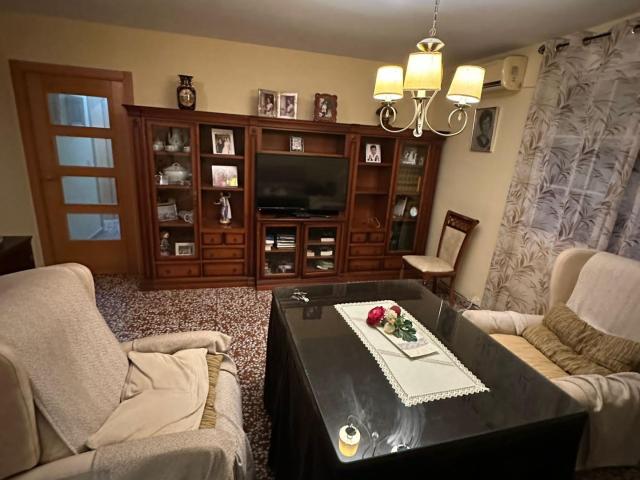 Piso en venta en Huelma, Andalucía