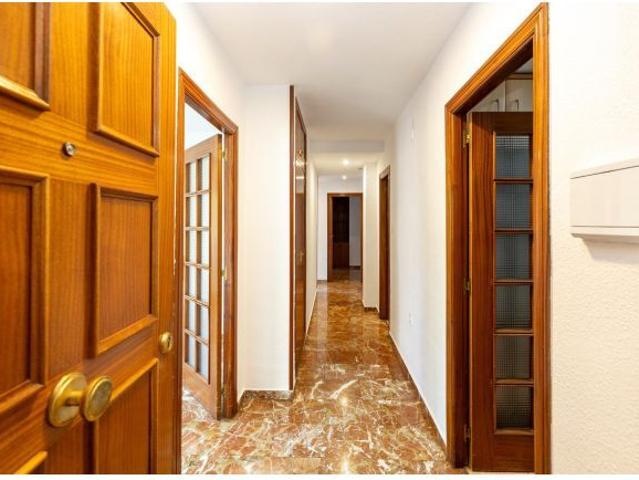 Piso en venta en La Granada, Pajaritos