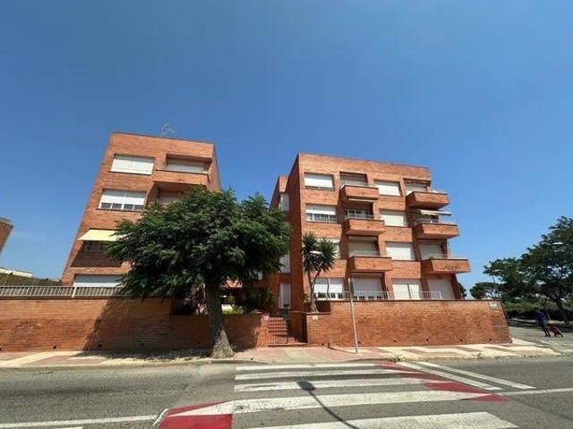 Piso en venta en Montbrió Del Camp