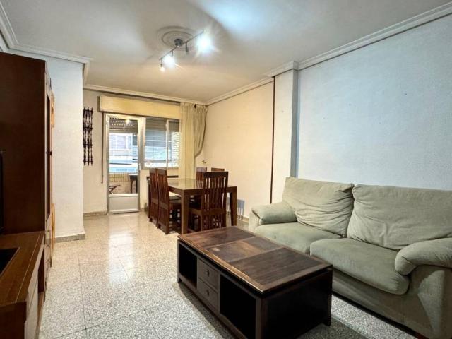Piso en venta en Cánovas, Cáceres