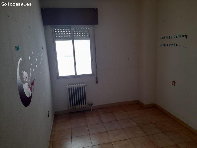 Piso en venta en Reyes Huertas, Cáceres
