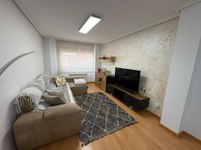 Piso en venta en Santovenia De Pisuerga, Castilla y León