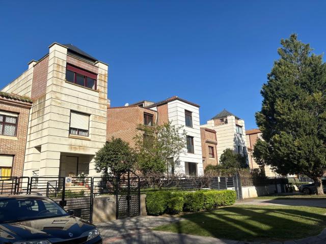 Piso en venta en Simancas, Urbanización El Pichón