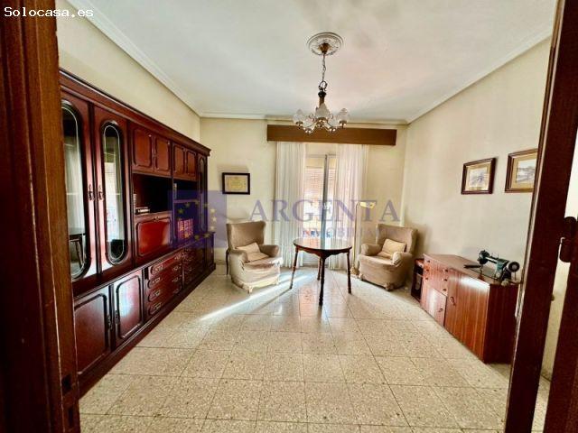 Piso en venta en Reyes Huertas, Cáceres