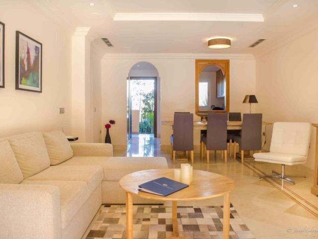 Piso en venta en Nueva Andalucía, Costa del Sol Occidental