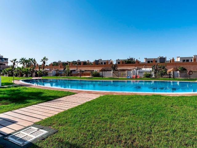 Piso en venta en Retamar, Almería