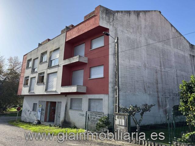 Piso en venta en O Rosal