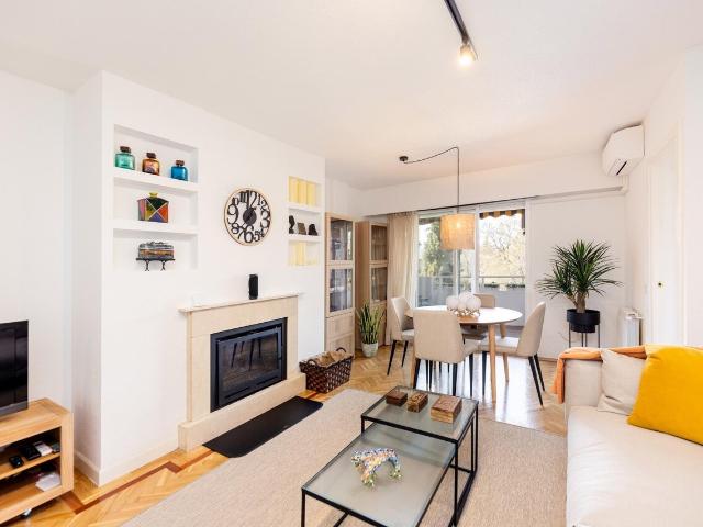 Piso en venta en Navalquejigo, El Escorial