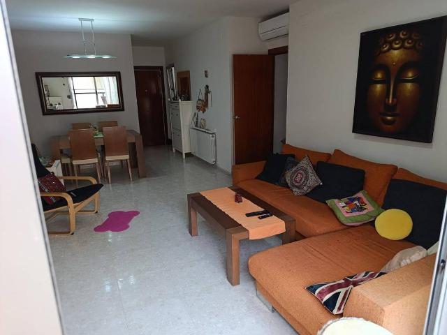 Piso en venta en Abrera
