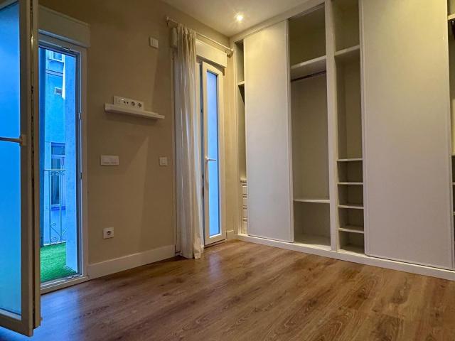 Piso en venta en Adelfas, Madrid