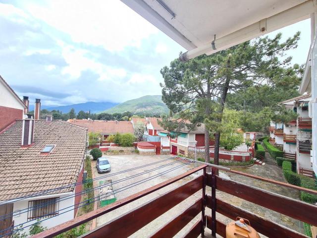Piso en venta en La Adrada