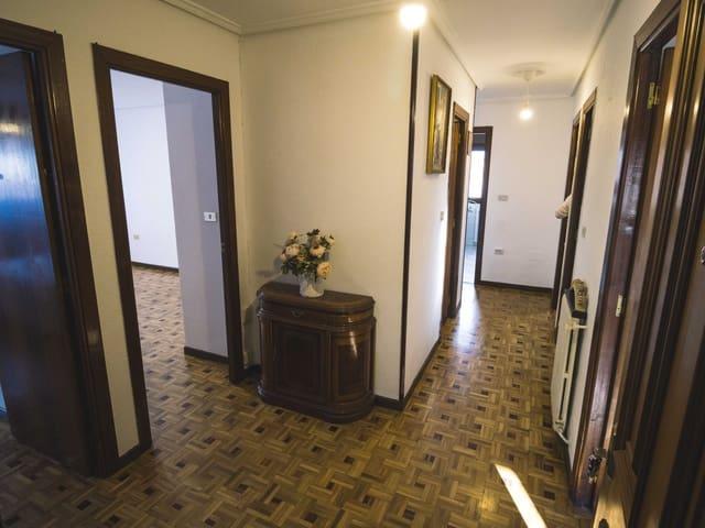 Piso en venta en Aguilar De Campoo, Castilla y León