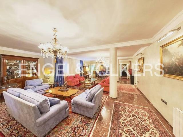 Piso en venta en Casco Antiguo, Sevilla