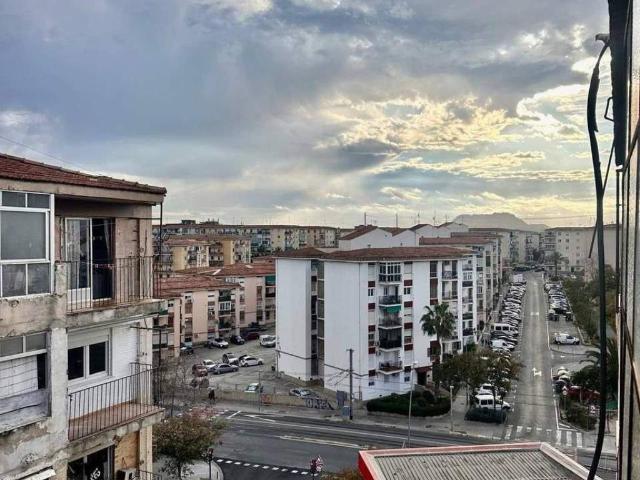 Piso en venta en Colonia Requena, Alicante