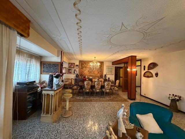 Piso en venta en Casco Antiguo - Santa Cruz - Ayuntamiento, Alacant / Alicante