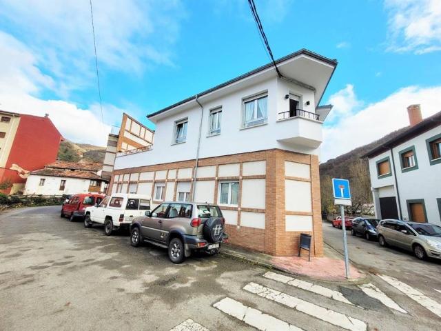 Piso en venta en Aller