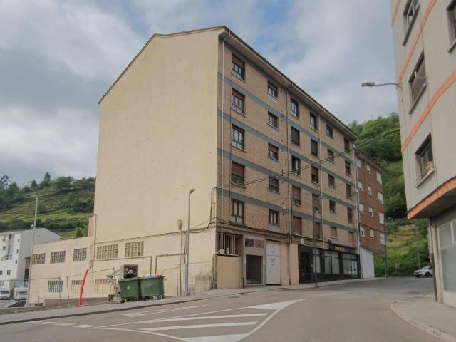 Piso en venta en Aller