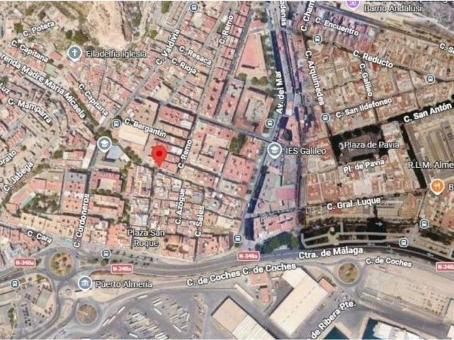 Piso en venta en Almería