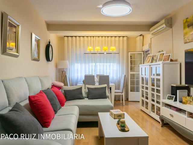 Piso en venta en Almedina, Almería
