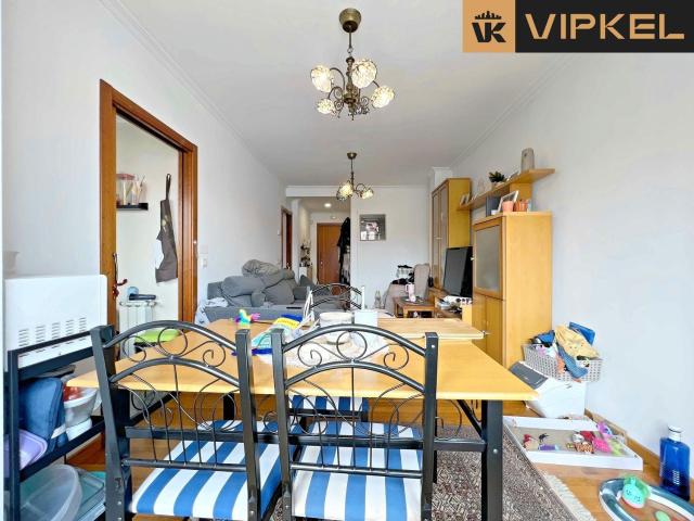 Piso en venta en Ames, Seidón