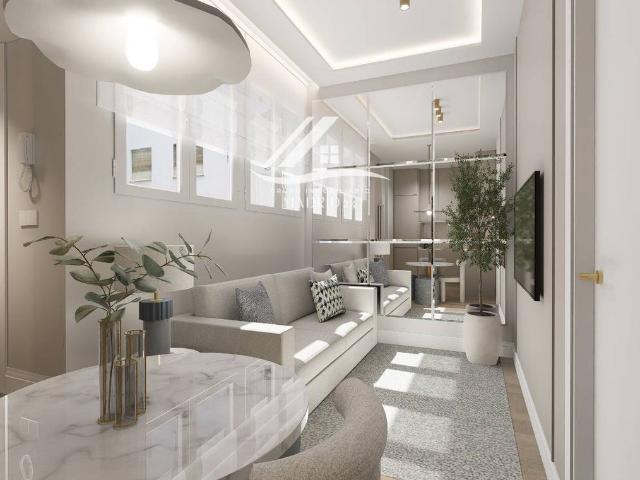 Piso en venta en Cortes, Madrid