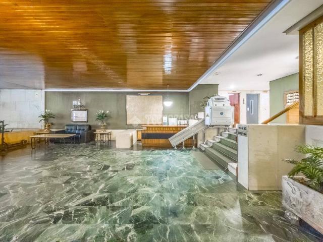Piso en venta en Madrid, Cortes