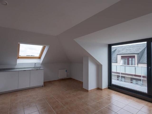 Piso en venta en Ares, Ferrol