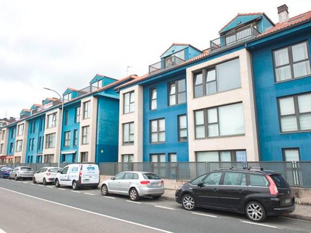 Piso en venta en Ares, Ferrol
