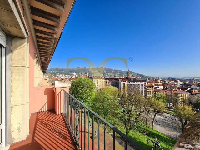Piso en venta en Centro, Oviedo