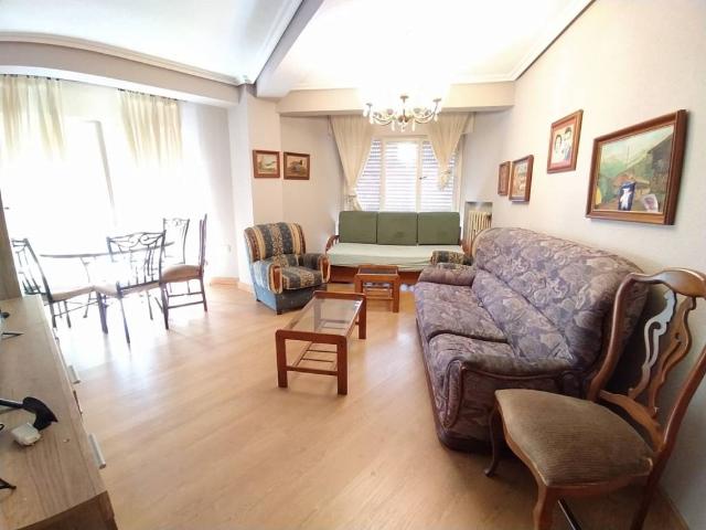 Piso en venta en Avilés, Versalles