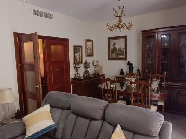 Piso en venta en Baena, Córdoba