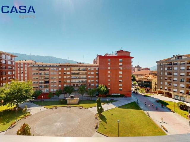 Piso en venta en Barakaldo, Landaburu