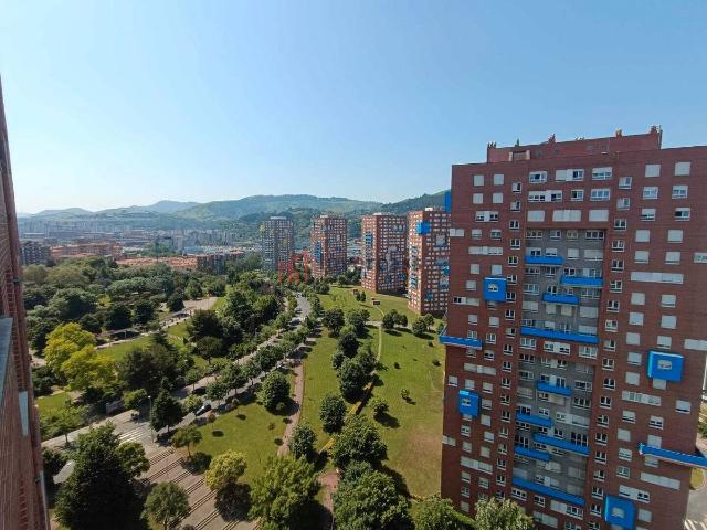 Piso en venta en Barakaldo, Landaburu