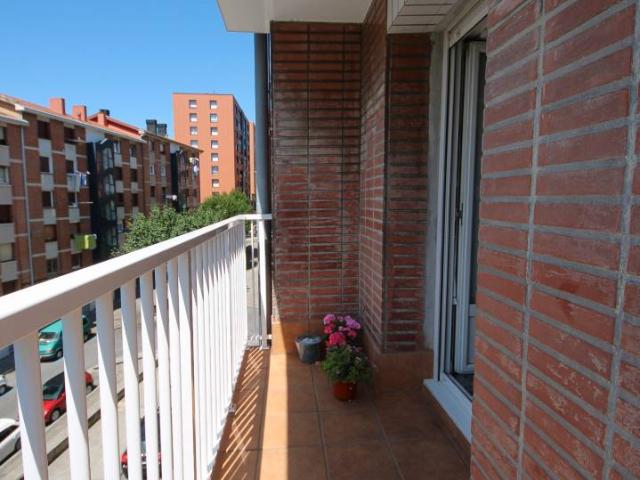 Piso en venta en Barakaldo, Landaburu