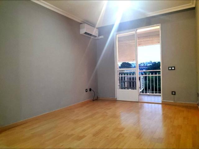 Piso en venta en Camas, Andalucía