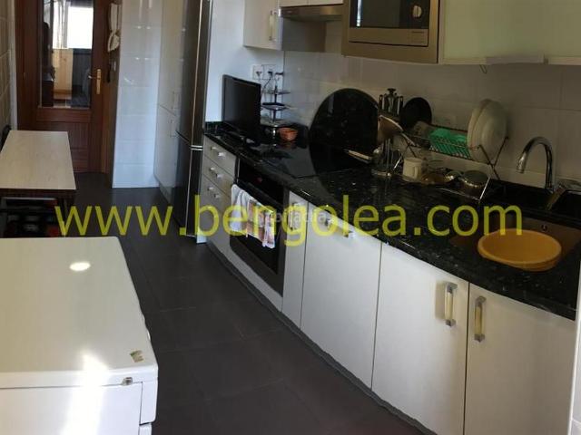 Piso en venta en Barakaldo, Landaburu