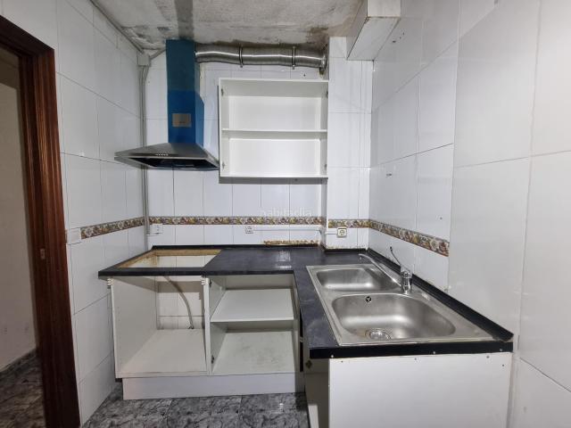 Piso en venta en Barcelona, Ciutat Meridiana