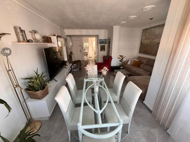 Piso en venta en Barcelona, la Salut