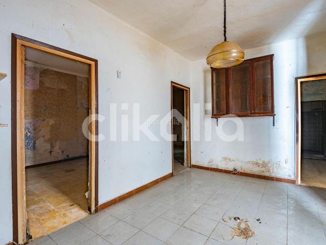 Piso en venta en Barcelona, les Roquetes