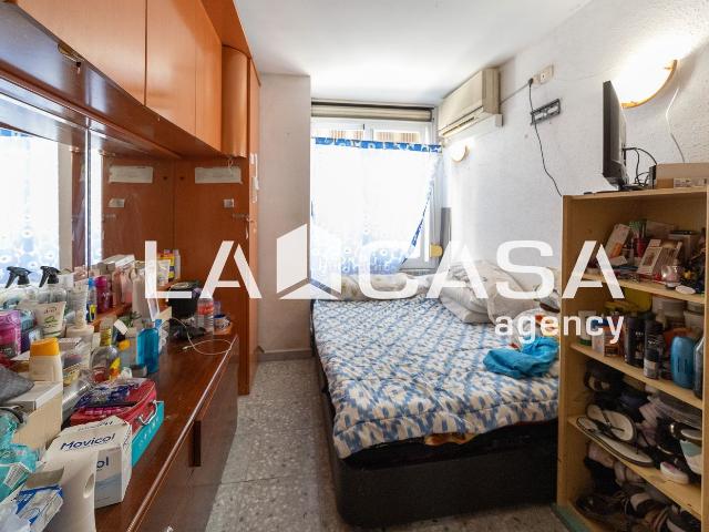 Piso en venta en Nou Barris, Barcelonès