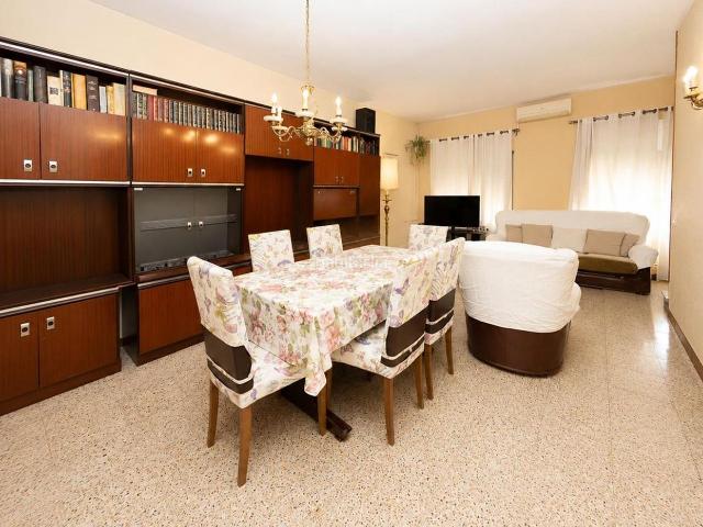 Piso en venta en Nou Barris, Barcelonès