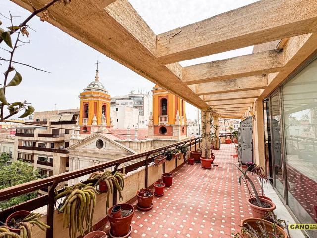 Piso en venta en Almedina, Almería