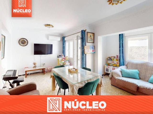 Piso en venta en Almedina, Almería